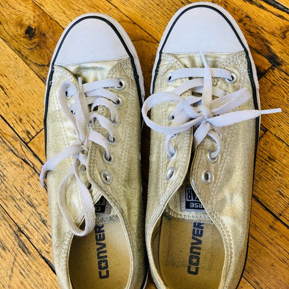 Converse sneakers gold size 8